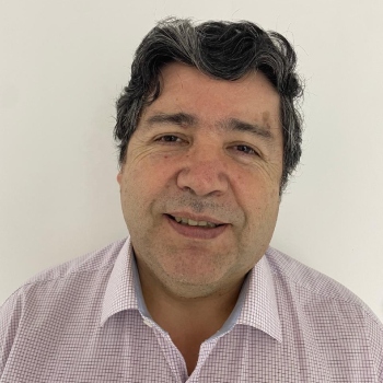 Eloy Neira Anabalon (Chile), Jefe de Gestión y Producción, Dirección de Informática de la Pontificia Universidad Católica de Chile